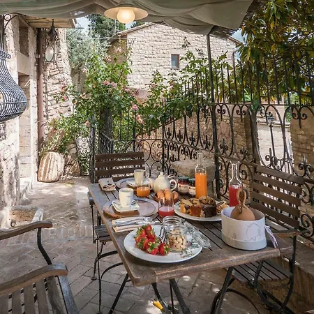 Suites Le Dimore Di San Francesco * Ассизи